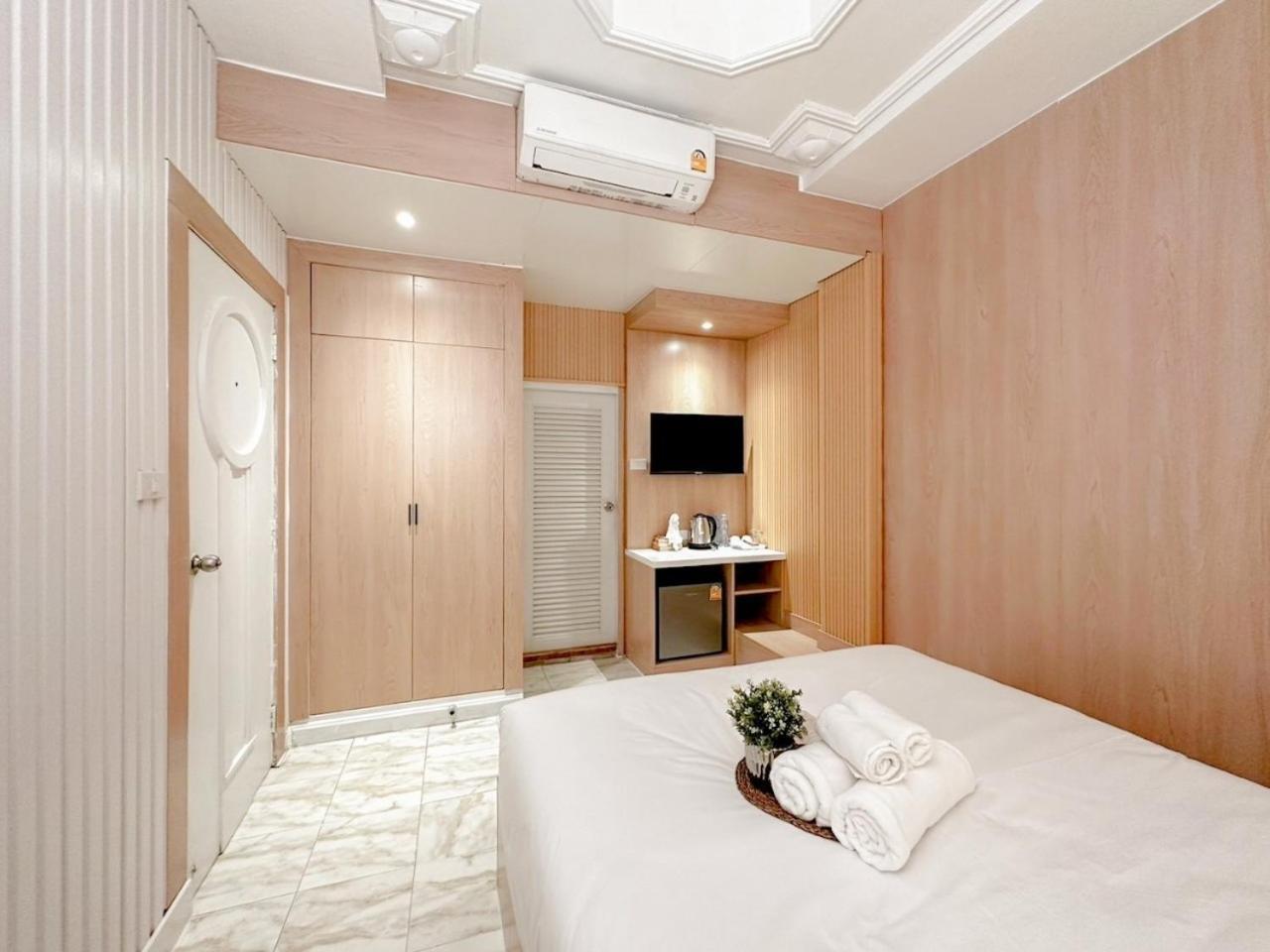 Thrive Hotel Bangkok Exterior photo