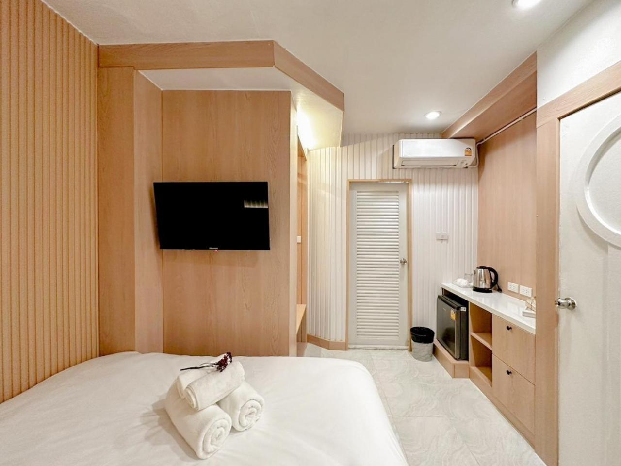 Thrive Hotel Bangkok Exterior photo