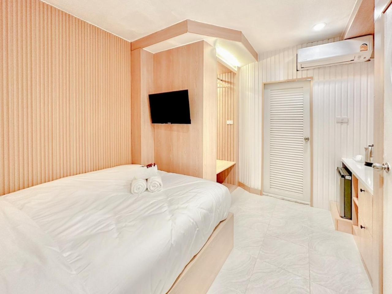 Thrive Hotel Bangkok Exterior photo