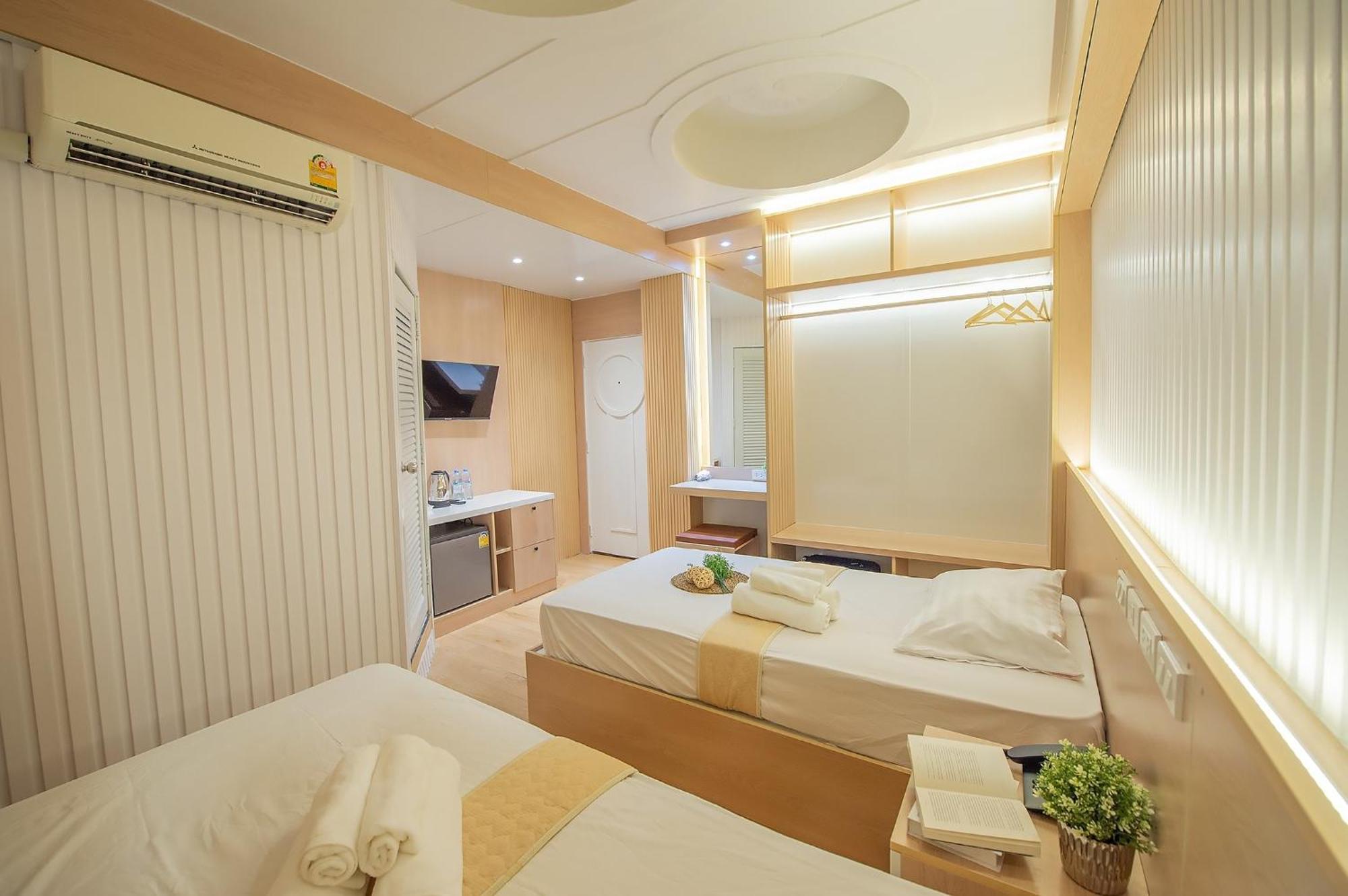 Thrive Hotel Bangkok Exterior photo