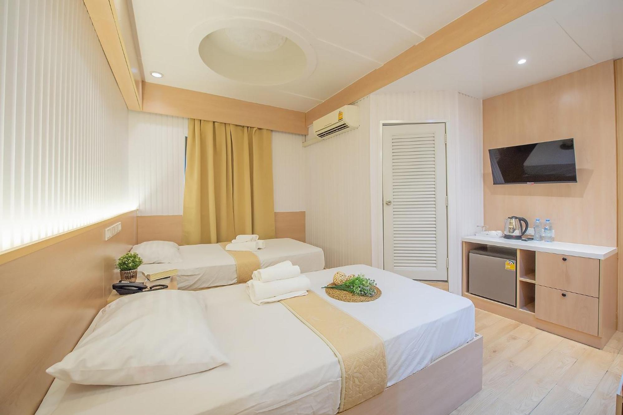 Thrive Hotel Bangkok Exterior photo