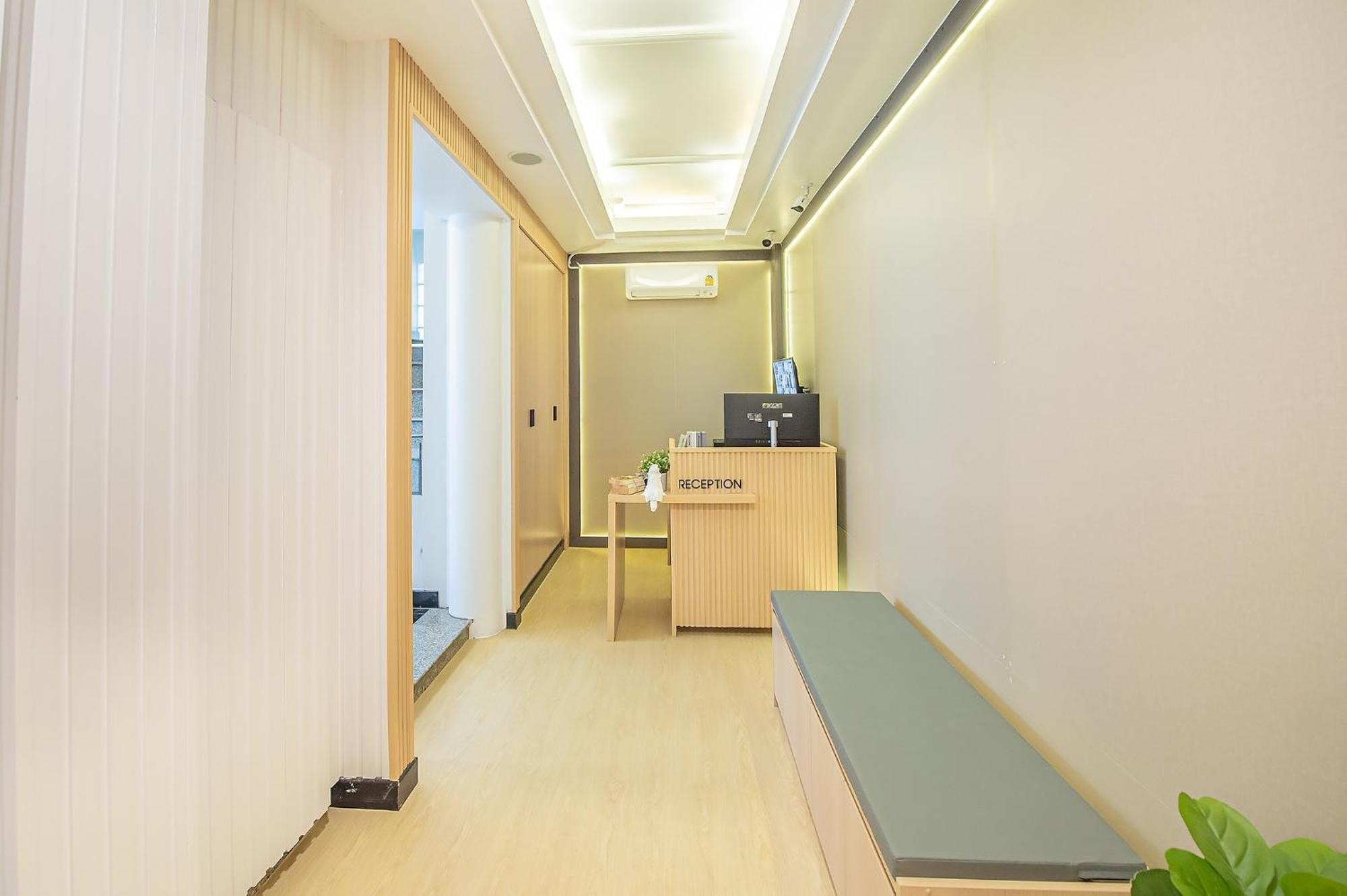 Thrive Hotel Bangkok Exterior photo